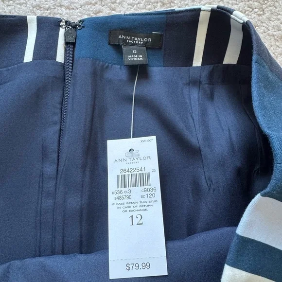 LAST CHANCE - Ann Taylor Striped Blue and White Pencil Skirt, NWT, size 12 - Picture 5 of 6